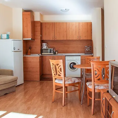 Andrew Riviera Fort Beach Apartman Ravda
