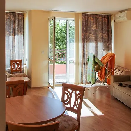 Andrew Riviera Fort Beach Apartman Ravda